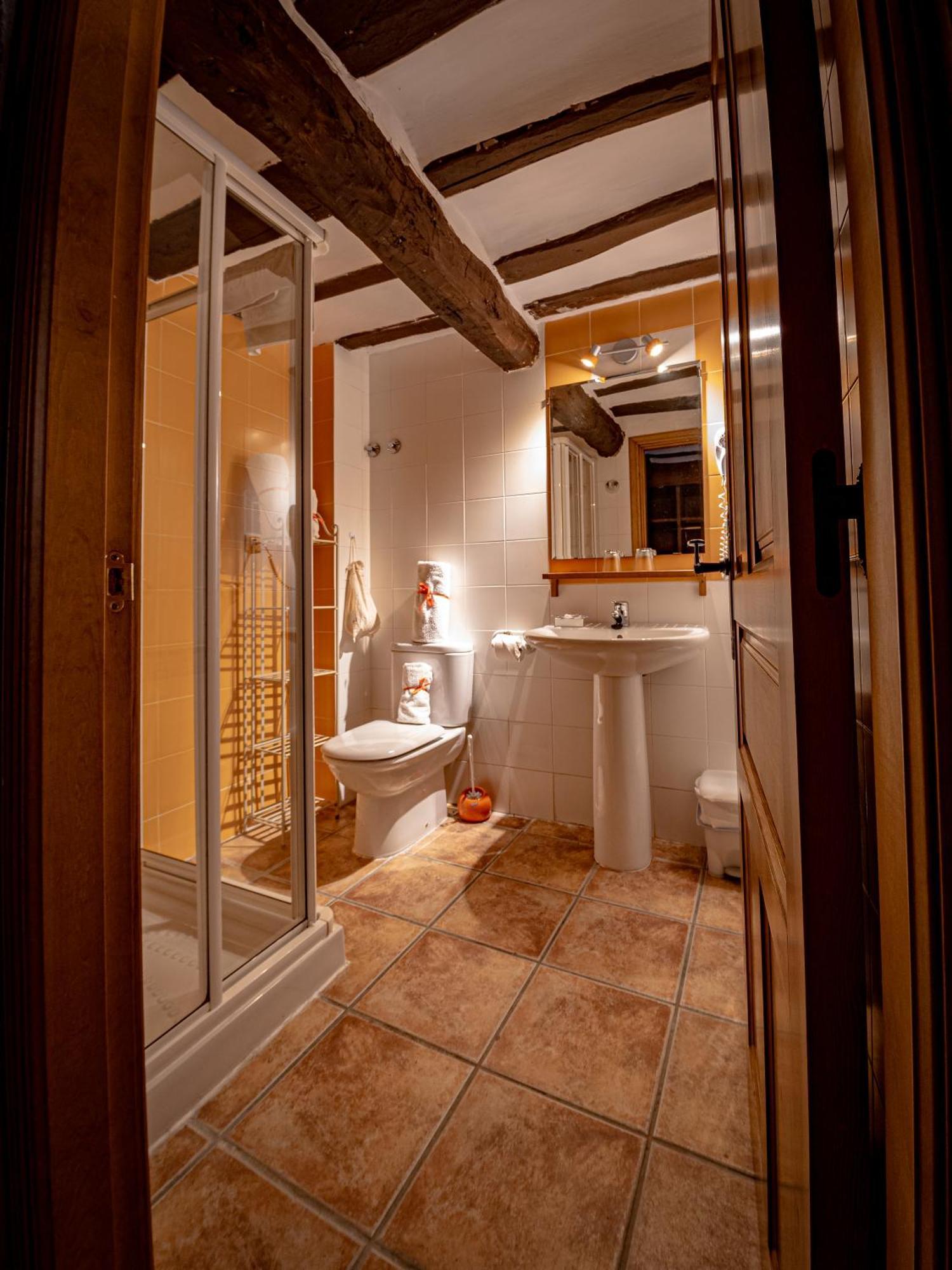 Hotel Rural La Aldea Encantada Quintanilla del Monte de Rioja Esterno foto