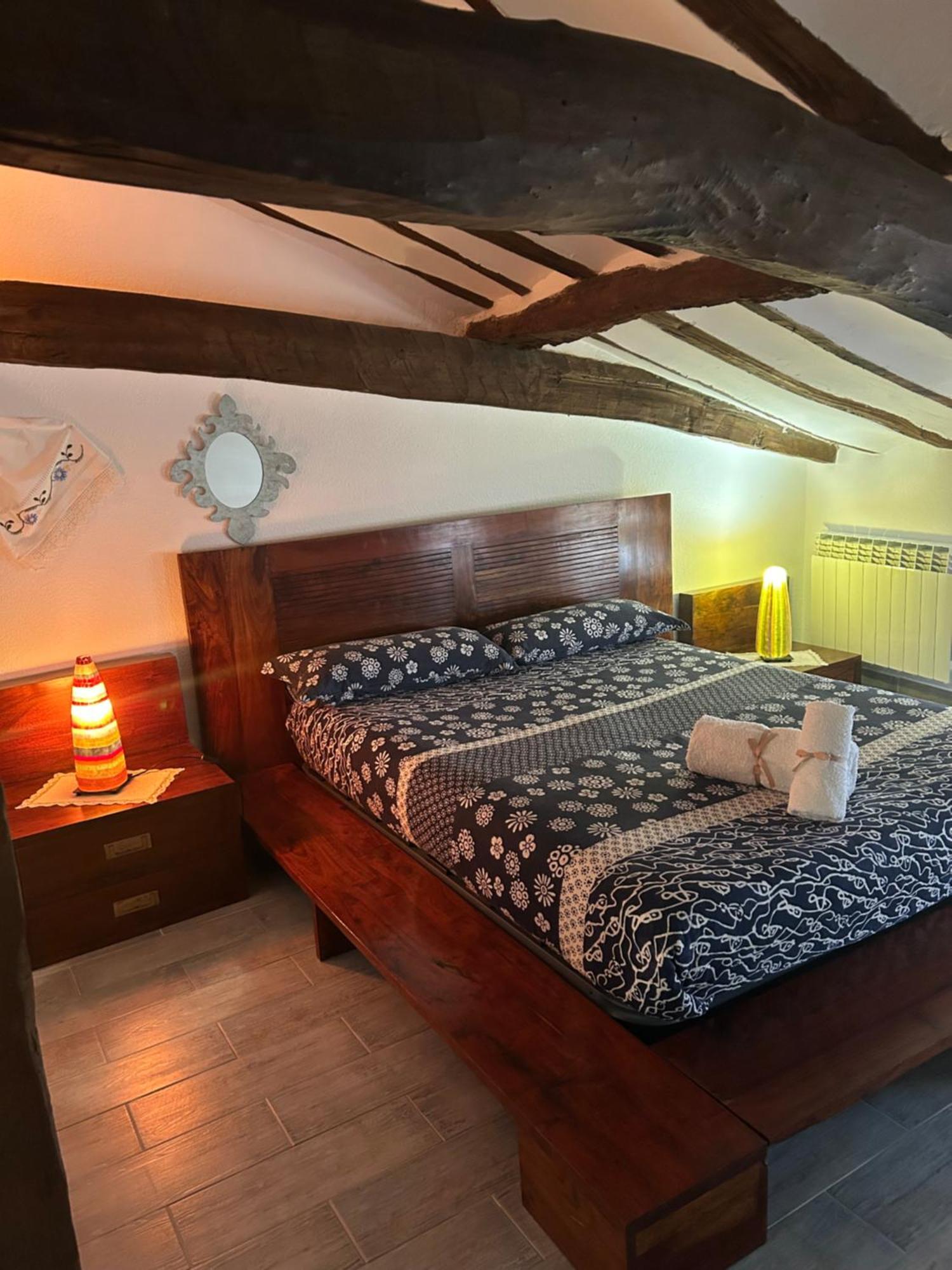Hotel Rural La Aldea Encantada Quintanilla del Monte de Rioja Esterno foto